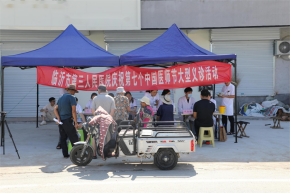 慶祝醫(yī)師節(jié)系列活動(dòng)一： 我院開展慶祝第七個(gè)中國(guó)醫(yī)師節(jié)大型義診活動(dòng)